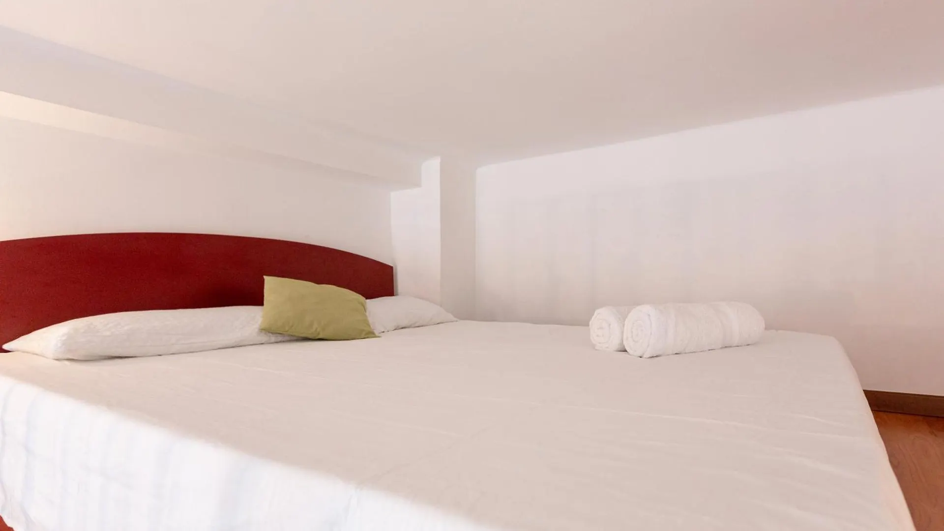 Soft Colors Exclusive Apartment - Navigli District - M2 Milan 0*,