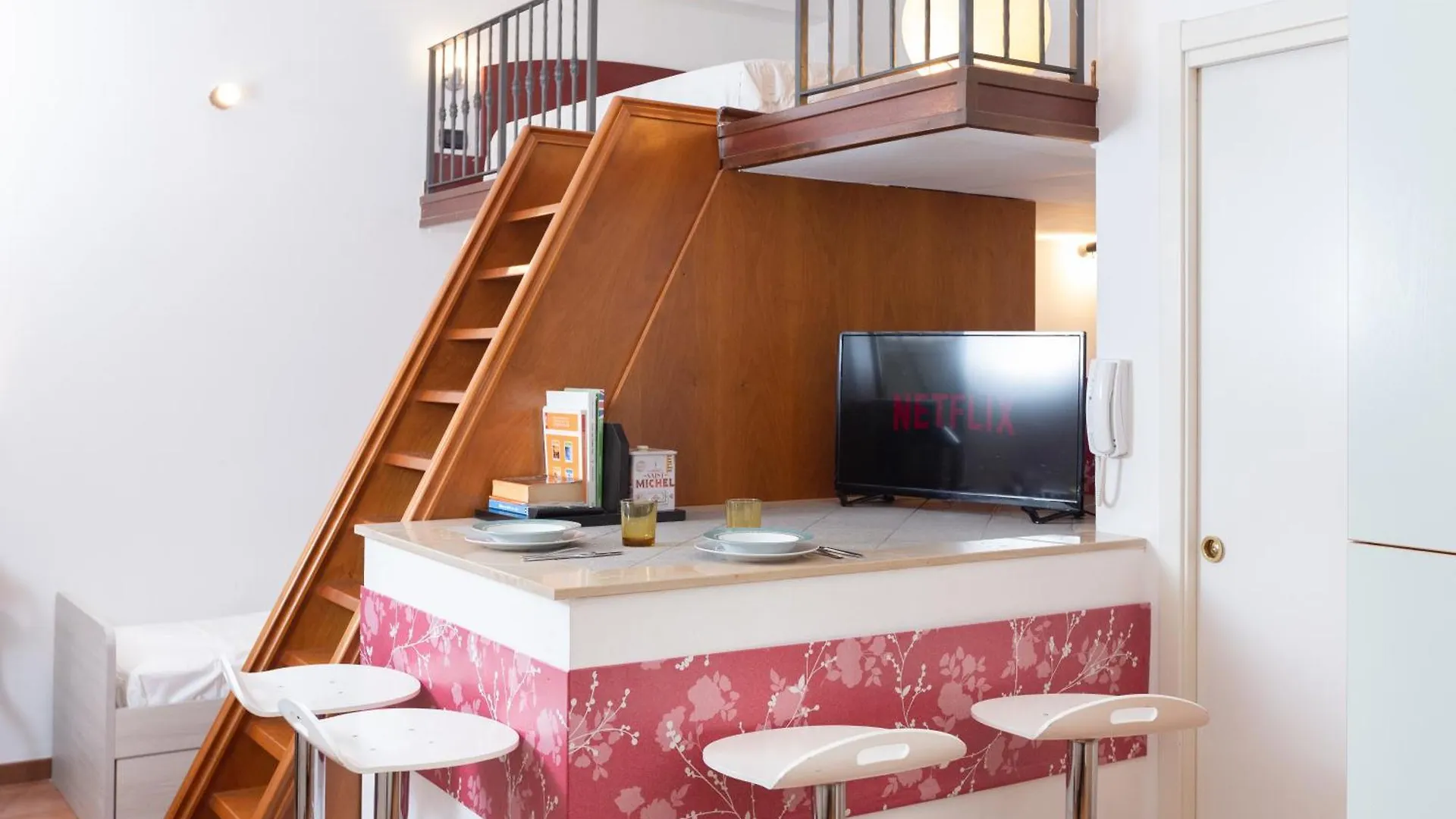 Soft Colors Exclusive Apartment - Navigli District - M2 Milan