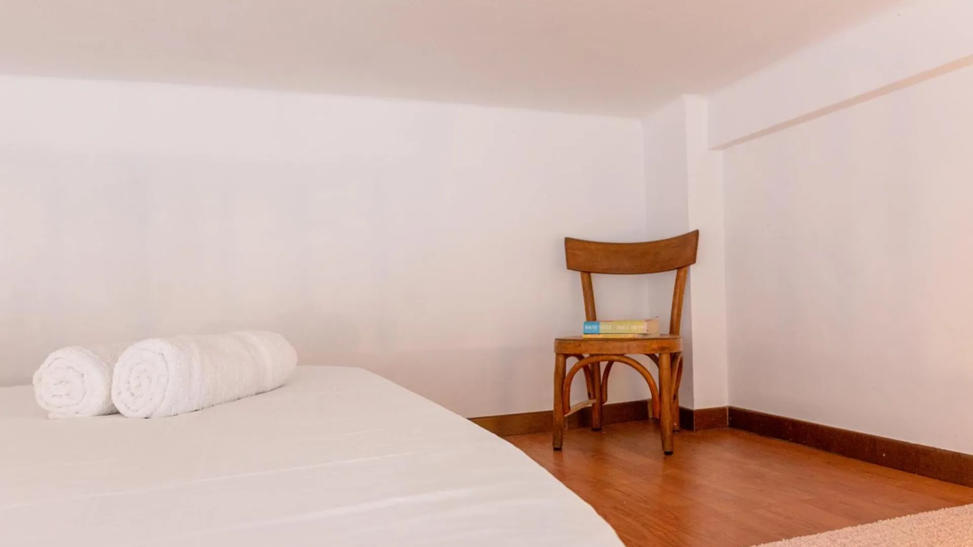 Soft Colors Exclusive Apartment - Navigli District - M2 Milan Italy