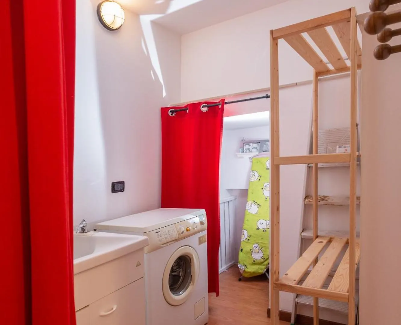 Soft Colors Exclusive Apartment - Navigli District - M2 Milan